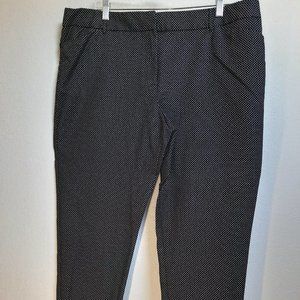 Liz Claiborne, size 16, Black cropped pant